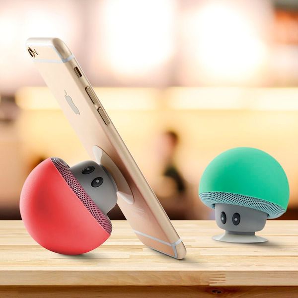 Damit ein bisschen Schwung ins Homeoffice kommt, gibt es bei www.radbag.de die Champignon-Bluetooth-Lautsprecher für 24,95 Euro, die auch noch als Smartphone-Ständer dienen. (www.radbag.de)