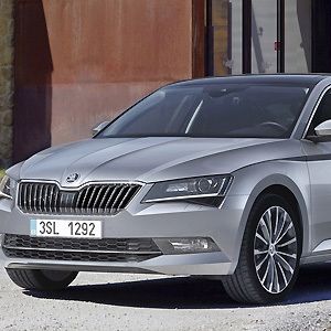 Mitte Juni geht die dritte Generation des Skoda Superb an den Verkaufsstart. Die Preisskala reicht von 24.590 bis 42.050 Euro.