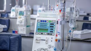 In der Medizintechnik spielt der Elektromagnet eine wichtige Rolle. Er kommt beispielsweise in Dialysegeräten zum Einsatz. (Bild: mailsonpignata - stock.adobe.com)