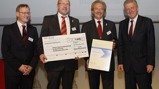 Preisverleihung am 24. November 2010 im Haus der Wirtschaft, Stuttgart (v. l.: Johannes Schmalzl, Regierungspräsident; Thomas Langeloh, Geschäftsführer Bokela; Reinhard Bott, Geschäftsführer Bokela, Ernst Pfister, Wirtschaftsminister von Baden-Württemberg)  (Bild: Bokela)