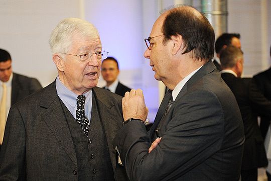 Auch Robert Rademacher (ZDK, li.) und Ernst Haack (Vogel Business Media) sprachen über die Preisträger. (Archiv: Vogel Business Media)