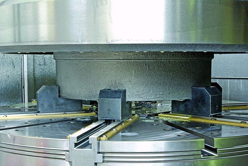 Bild 2: Bei großen Werkstücken wirken enorme Spannkräfte, deshalb lohnt sich die Simulation dort besonders. Bild: Schunk (Archiv: Vogel Business Media)