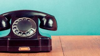 Wenn das Telefon klingelt, ist die erste Intuition: sofort abheben. Doch das ist nicht immer geschickt. (©BrAt82 - stock.adobe.com)