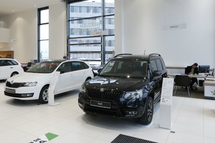 Im Zuge der Neueröffnung erweiterte das Autohaus Welker sein Team. Heute arbeiten für das Unternehmen 30 Beschäftigte. (Foto: Welker)