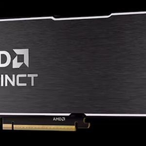 Die Dual-Slot-Karte mit PCI-Express-Gen5-Interface und 600 Watt TDP wird im Server passiv gekühlt. Die maximale Leistungsaufnahme kann auf 450 Watt gedrosselt werden. (Bild: AMD)