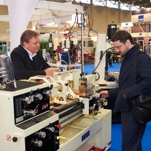 Das Angebot der ReTEC umfasst Maschinen und Anlagen für alle Branchen und Industriezweige.