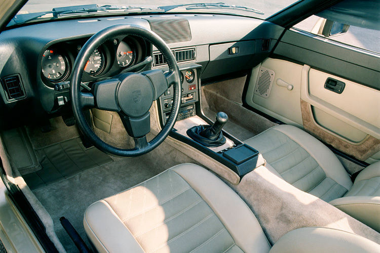 Blick ins Cockpit des 924 S im Jahr 1986. (Foto: Porsche)