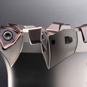 Les six arêtes de coupe par plaquette amovible garantissent un bon rapport coût/arête de coupe.(Source :  Horn/Sauermann)