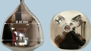 Hochreine Germanium-Einkristalle (Ansicht von der Seite und von oben), gezüchtet am IKZ  (Bild: IKZ)