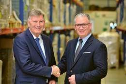 Karl-Heinz Dörhage übergibt die Firmenleitung zum 1. Juli 2019 an seinen Sohn Lars Dörhage.  Unsere Bildergalerie „In aller Kürze: Personalmeldungen aus der Prozessindustrie“ zeigt Ihnen kompakt die personellen Veränderungen in den Chefetagen der deutschen Prozess- und Chemieindustrie. Den jeweiligen passenden Beitrag finden Sie hier. (Bild: Med X Press )