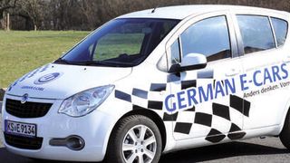 Hochvolt-Bordnetz: Das System von E-Fahrzeugen und Plug-in-Hybriden muss immer mehr Komponenten anbinden. Notwendig ist deshalb ein zentrales Element in der komplexen Architektur, ein Hochvolt-Leistungsverteiler. (Bild: Ulrich Steinlechner)