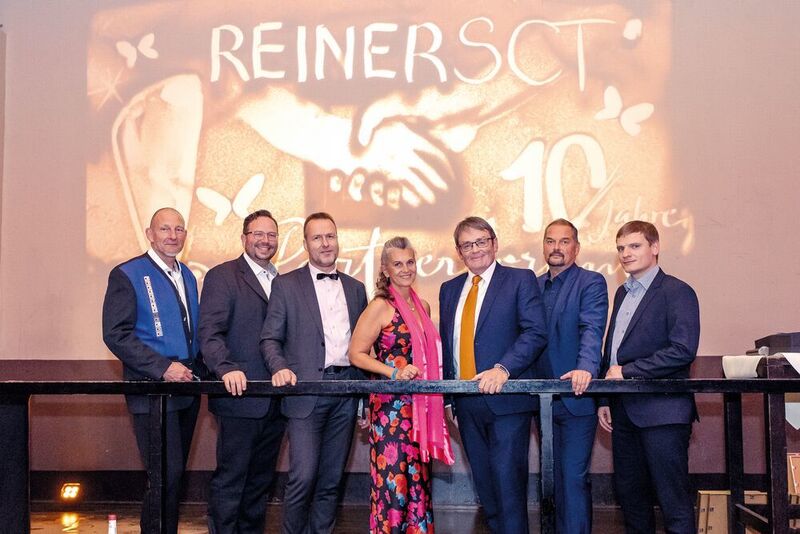 Das unschlagbare REINER-Team (v. l.): Stefan Otto, Robert Eichhorn, Klaus Bechtold, Petra Barthillat, Andreas Staiger, Thomas Peter und Sebastian Hinz (REINER SCT)