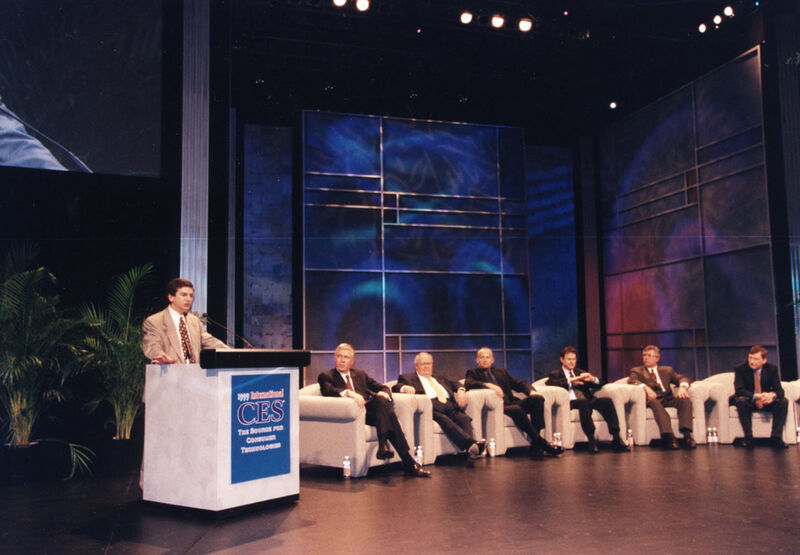 Podiumsdiskussion 1999 zur Zukunft der Technologie (CTA)