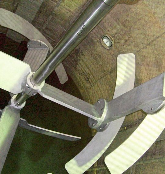 Abb. 3: Alpha Rührer mit der Möglichkeit des Stromstörereinbaus(Bild:  SPX)