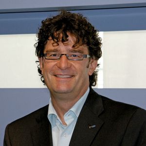 „Beim Laufrad gibt es weit mehr Potenzial zur Verbesserung der Energieeffizienz als bei den Motoren“, sagt Uwe Sigloch, Leiter Market Management Bereich Lüftungs- und Klimatechnik bei EBM-Papst. Bild: EBM-Papst