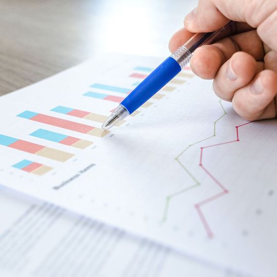 Unternehmen müssen ihre Strategien anpassen und neue, datengesteuerte Denkweisen und Pfade zulassen. (Bild:  frei lizenziert / Pexels)