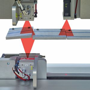 Dickenmessung mit integrierter Breitenmessung in einem System.