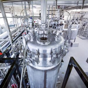 Abb. 1: Fermenteranlage zur Herstellung von Diagnostika-Komponenten