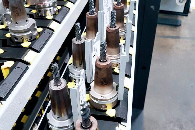 Ausgewählte und vermessene Fräswerkzeuge für die Verschleißerkennung in der KI-noW-Fallstudie.(Bild:  Fraunhofer IPA)