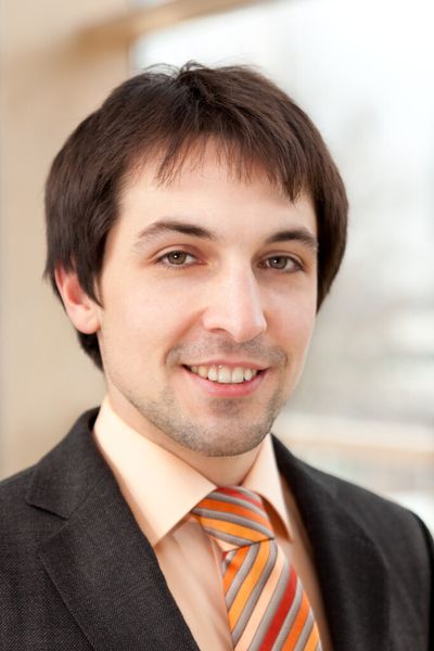 ...Dipl.-Ing. Jonathan Schächtele vom Fraunhofer Institut für Produktionstechnik und Automatisierung, Fraunhofer Projektgruppe für Automatisierung in der Medizin und Biotechnologie. Sie haben ein intelligentes Schnelldiagnosesystem von Stents entwickelt, das über den aktuellen Zustand des betroffenen Gefäßes informieren kann. (Bild: Fraunhofer IPA)