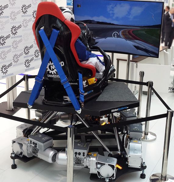 Rennsimulator am Stand von Getriebebau Nord. (Bild: Getriebebau Nord)