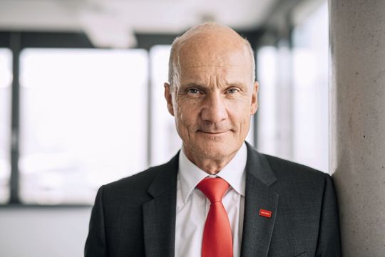 Neue Lieferanten: „Seit Anfang dieses Jahres können wir neben Tektronix/Keithley auch die Midrange-Produkte von Rohde & Schwarz vertreiben“, berichtet CEO Hans Steiner von dataTec. Neue Lieferanten: „Seit Anfang dieses Jahres können wir neben Tektronix/Keithley auch die Midrange-Produkte von Rohde & Schwarz vertreiben“, berichtet CEO Hans Steiner von dataTec.