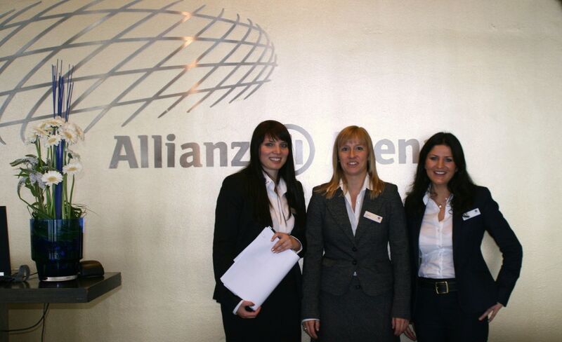Diese drei Damen nahmen die Teilnehmer in München in Empfang und halfen bei der Registrierung. (Archiv: Vogel Business Media)