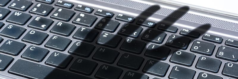 IT-Sicherheitsexperten müssen mehr tun, um das Personal über Bedrohungen im IT-Umfeld – die auch von Schatten-IT ausgeht – aufzuklären. (Bild:  ©Calado - stock.adobe.com)