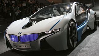 Schröter Modell- und Formenbau ist führend in der Herstellung von Formen für die gesamte Automobilindustrie. Für den Rennsport fertigt das Unternehmen Modelle, Formen und Werkzeuge für die komplette Kohlefaser-Karosserie und für alle Motor- und Innenkomponenten. (Bild: F. Zimmermann GmbH)