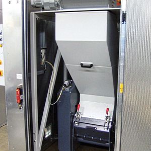 Der Rotoschneider des Typs RS 2404 bringt die niedrigste Drehzahl von 390 Umdrehungen pro Minute ins Kaffeekapsel-Zerkleinerungsspiel. Wird maximaler Effekt gewünscht, sollte man zum RS 2406 greifen, wie Getecha erklärt.