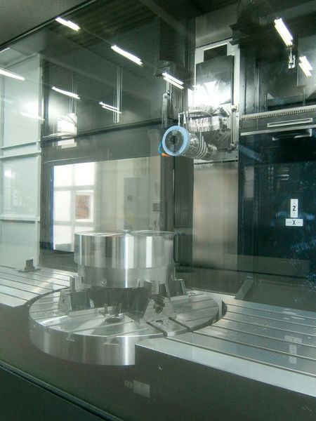 Ein spezieller Hingucker bei den Technolgietagen von Bimatec Soraluce war eine TA-M 35, die erstmals mit dem Soraluce-Schleifpaket gezeigt wurde... (Königsreuther)