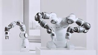 Ein Forschungsprojekt von DLR, der Hochschule Mittweida und vom Engineeringprofi IAV untersucht, wie smarte Roboter noch schneller lernen können. „AI in the Loop“ nennt sich das Vorhaben. (Bild: S. Posbischil)