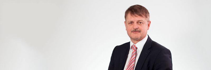 Prof. Dr. Frank Schönefeld ist Mitglied der Geschäftsleitung von T-Systems MMS und  verantwortlich für die Bereiche Technologieentwicklung und Innovation.
