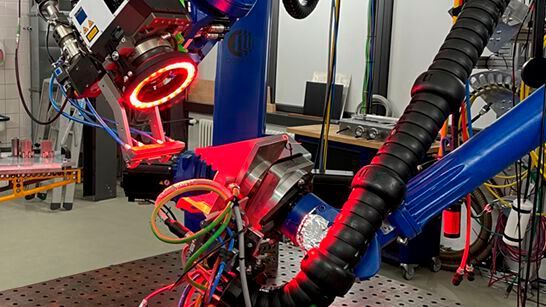 Hochflexibles Laserstrahl-Scannerschweißen mit zwei kooperierenden Robotern.(Bild:  Fraunhofer IWU)