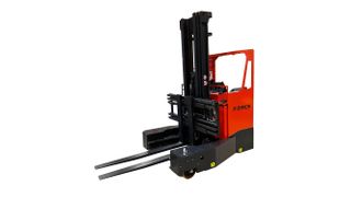 Mit dem neuen Elektro-Vierwege-Schubmaststapler DVSS von Dimos kommt ein flexibles Serienfahrzeug mit 360-Grad-Endloslenkung für schwere Lasten bis zu 3 Tonnen auf den Markt. (Dimos)