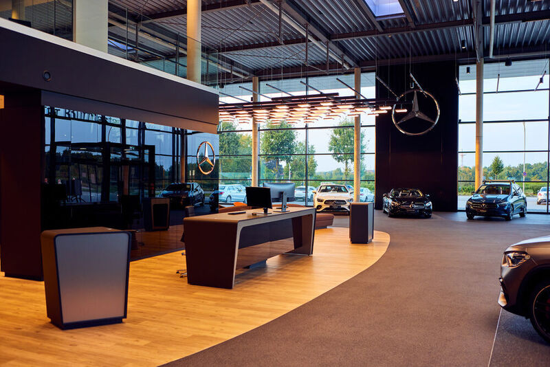 Ein standesgemäßer Empfang für den Mercedes-Kunden in Elmshorn. (Walter Burmester GmbH / Medienkapitän UG)