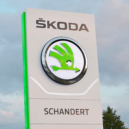 Die Autohausgruppe Schandert hat am 11. Juni ihr neues Skoda-Autohaus in Dessau eröffnet.(Bild:  Grimm/»kfz-betrieb«)