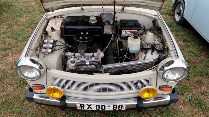 Trabant 601, umgebaut auf den wassergekühlten Dreizylinder-Zweitaktmotor des Wartburg. (Bild: Diehl)