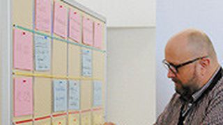 Spontane Themenfindung während des Car-Camps: Interessante Punkte werden gesammelt und abgearbeitet. (Foto: Baeuchle)