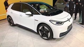 Drei Jahre nachdem Volkswagen sein elektrisches Concept Car ID vorstellte, präsentieren die Wolfsburger nun die Serienversion des ID 3 auf der IAA 2019. (Christian Otto/»Automobil Industrie«)