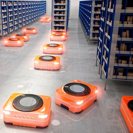 Bild 1: Mit bedienerlosem Betrieb rund um die Uhr sorgen fahrerlose Transportsysteme (FTS) in Lagerhallen, Paketverteilzentren und in der Produktion für bestmögliche Wirtschaftlichkeit und Zuverlässigkeit beim Verteilen. Bild 1: Mit bedienerlosem Betrieb rund um die Uhr sorgen fahrerlose Transportsysteme (FTS) in Lagerhallen, Paketverteilzentren und in der Produktion für bestmögliche Wirtschaftlichkeit und Zuverlässigkeit beim Verteilen.