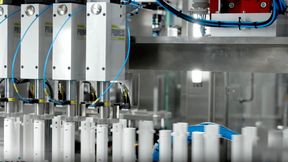 Montagelinie mit universellen Fügemodulen Präzision 5 für die Herstellung von Insulinpens (Bild: Promess)