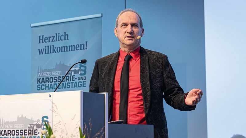 Rechtsanwalt Jochen Pamer, Geschäftsführer Autorechtaktuell, moderierte den juristischen Teil der WKST.  (Stefan Bausewein)