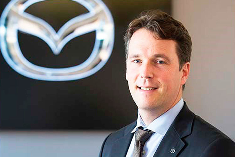 „Wir erleben derzeit eine Investitionsbereitschaft der Händler, wie es sie bislang noch nicht gegeben hat“, sagt Bernhard Kaplan, Direktor Vertrieb und ab April neuer Geschäftsführer von Mazda Motors Deutschland (MMD). (Foto: Mazda)