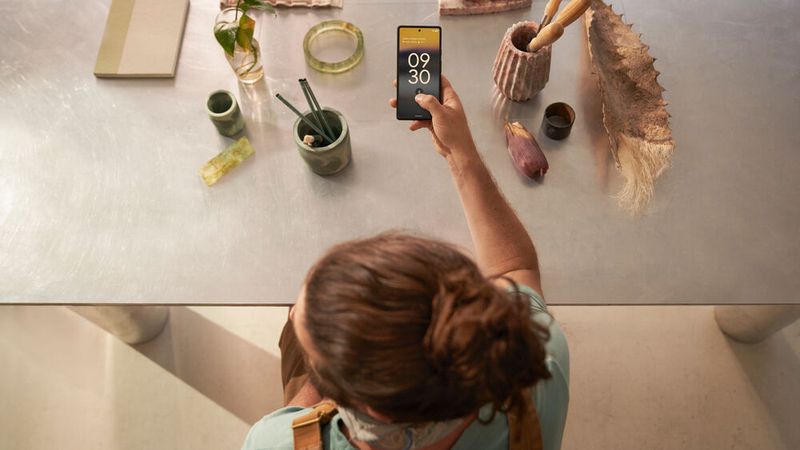 Wegen Schwachstellen bei Smartphones und Tablets der Android-Versionen 13 bis 16 sollten Sicherheitsupdates installiert werden.(Bild:  Google)