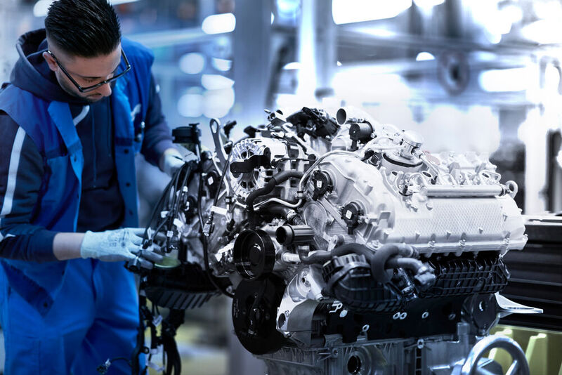BMW V8-Motor: Die Geschäftsmodelle vieler Zulieferer sind eng mit dem Verbrennungsmotor verflochten. 