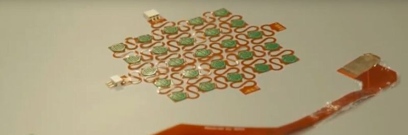 Ein Rekord für eine elektronische Haut: An der National University of Singapore wurde ein Sensorsystem entwickelt, das schneller als der menschliche Tastsinn reagiert.(Bild:  NUS National University of Singapore)