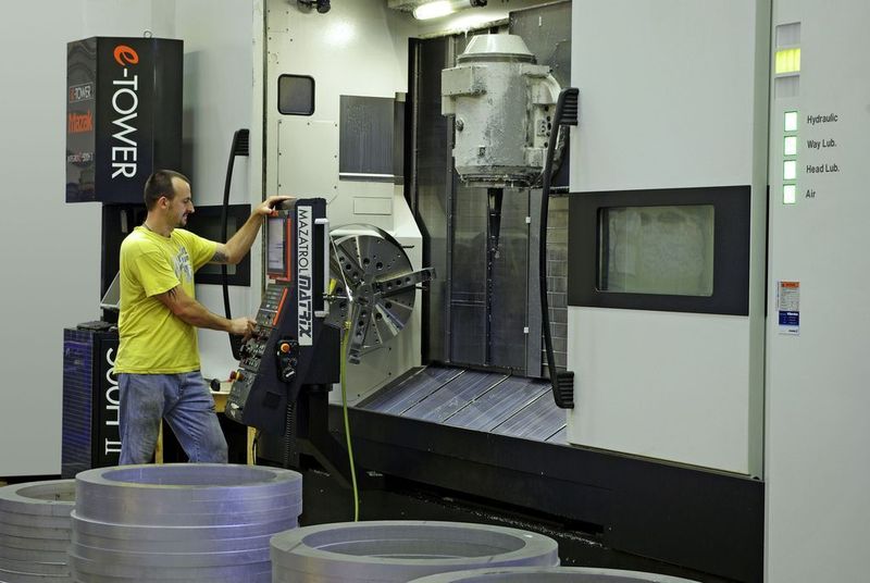 Bild 6: Vorbereitung der Mazak-Multifunktionsmaschine für die Bearbeitung von Flanschen.  Bild: Schunk (Archiv: Vogel Business Media)