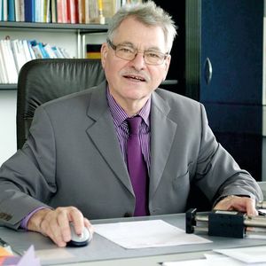 „Alle bewegten Teile unserer Highdynamic-Langhub-Linearachsen HA01 sind masseoptimiert. Und während des Betriebs bleiben sowohl die statische als auch die dynamische Belastung des Führungssystems minimal“, erklärt Firmenchef Wilhelm Jung. 
