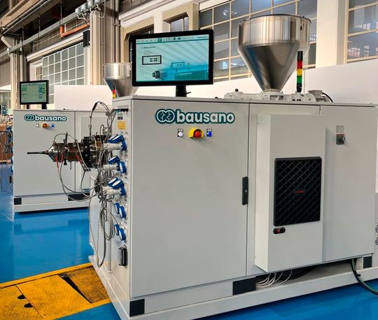 Sie liebäugeln damit, sich einen neuen Exruder ins Haus zu holen? Dann sollten Sie sich das hier beschriebene Angebot von Bausano näher betrachten, denn damit handle man nicht nur nach wirtschaftlichen Überlegungen, sondern auch im Sinne des Materialkreislaufgedankens ...(Bild:  Bausano)